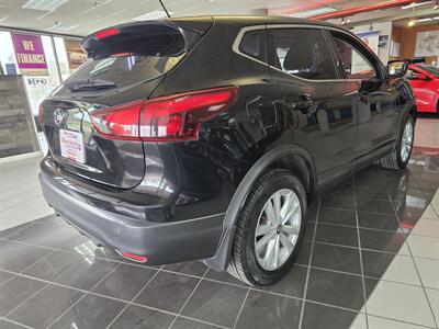 2019 Nissan Rogue Sport S   - Photo 4 - Hamilton, OH 45015