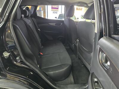 2019 Nissan Rogue Sport S   - Photo 16 - Hamilton, OH 45015