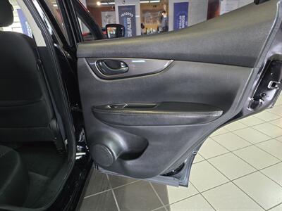 2019 Nissan Rogue Sport S   - Photo 15 - Hamilton, OH 45015