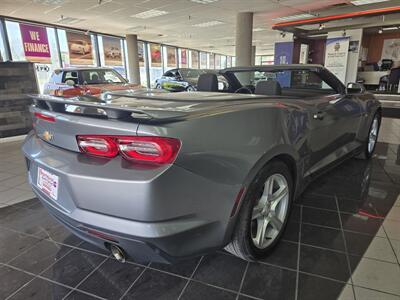 2023 Chevrolet Camaro LT  2DR CONVERTIBLE w/1LT   - Photo 5 - Hamilton, OH 45015
