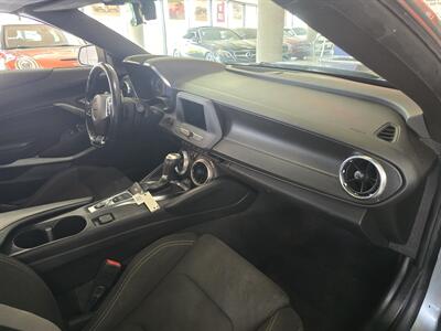 2023 Chevrolet Camaro LT  2DR CONVERTIBLE w/1LT   - Photo 20 - Hamilton, OH 45015
