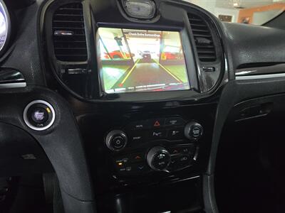 2021 Chrysler 300 Series S V6   - Photo 17 - Hamilton, OH 45015