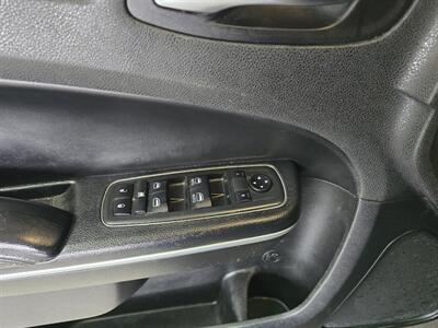 2021 Chrysler 300 Series S V6   - Photo 14 - Hamilton, OH 45015