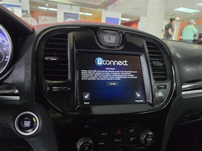 2021 Chrysler 300 Series S V6   - Photo 21 - Hamilton, OH 45015