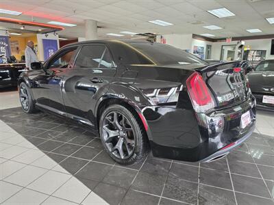 2021 Chrysler 300 Series S V6   - Photo 6 - Hamilton, OH 45015