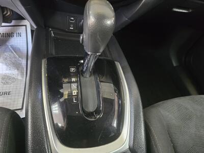 2016 Nissan Rogue SV   - Photo 17 - Hamilton, OH 45015