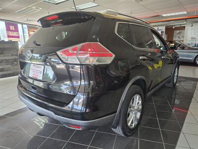 2016 Nissan Rogue SV   - Photo 4 - Hamilton, OH 45015