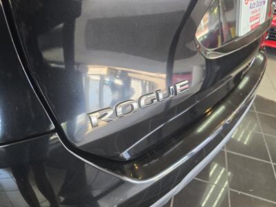 2016 Nissan Rogue SV   - Photo 23 - Hamilton, OH 45015