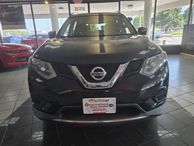 2016 Nissan Rogue SV   - Photo 2 - Hamilton, OH 45015