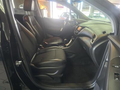 2021 Chevrolet Trax LT   - Photo 13 - Hamilton, OH 45015