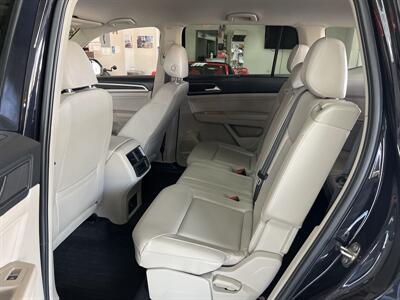 2018 Volkswagen Atlas V6 SE 4Motion   - Photo 19 - Hamilton, OH 45015