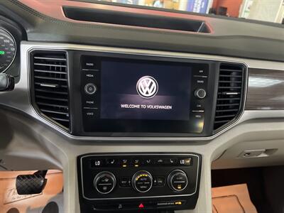 2018 Volkswagen Atlas V6 SE 4Motion   - Photo 14 - Hamilton, OH 45015
