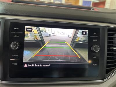 2018 Volkswagen Atlas V6 SE 4Motion   - Photo 15 - Hamilton, OH 45015