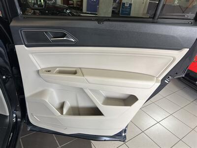 2018 Volkswagen Atlas V6 SE 4Motion   - Photo 24 - Hamilton, OH 45015