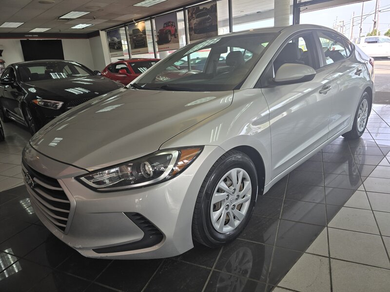 2017 Hyundai Elantra SE 4DR SEDAN - Photo 1 - Hamilton, OH 45015