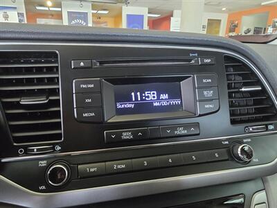 2017 Hyundai Elantra SE 4DR SEDAN   - Photo 19 - Hamilton, OH 45015