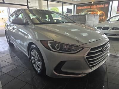 2017 Hyundai Elantra SE 4DR SEDAN   - Photo 3 - Hamilton, OH 45015