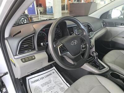 2017 Hyundai Elantra SE 4DR SEDAN   - Photo 8 - Hamilton, OH 45015