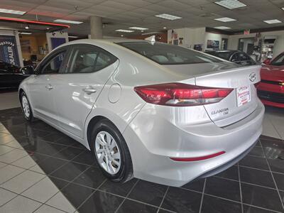 2017 Hyundai Elantra SE 4DR SEDAN   - Photo 6 - Hamilton, OH 45015