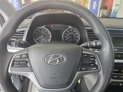 2017 Hyundai Elantra SE 4DR SEDAN   - Photo 24 - Hamilton, OH 45015