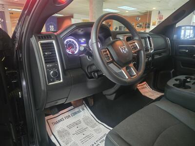 2024 RAM 1500 CLASSIC Warlock 4DR CREW CAB 4X4 - Photo 8 - Hamilton, OH 45015