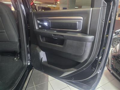 2024 RAM 1500 CLASSIC Warlock 4DR CREW CAB 4X4 - Photo 15 - Hamilton, OH 45015