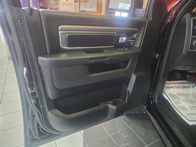 2024 RAM 1500 CLASSIC Warlock 4DR CREW CAB 4X4 - Photo 7 - Hamilton, OH 45015