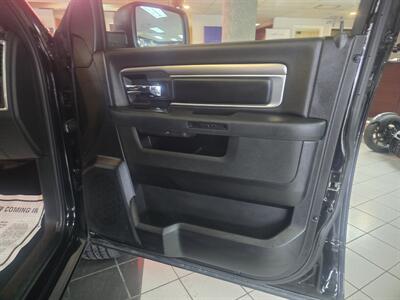 2024 RAM 1500 CLASSIC Warlock 4DR CREW CAB 4X4 - Photo 12 - Hamilton, OH 45015