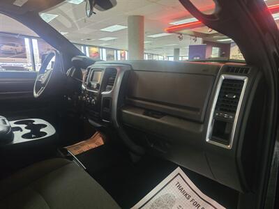2024 RAM 1500 CLASSIC Warlock 4DR CREW CAB 4X4 - Photo 13 - Hamilton, OH 45015