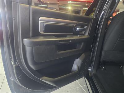 2024 RAM 1500 CLASSIC Warlock 4DR CREW CAB 4X4 - Photo 9 - Hamilton, OH 45015