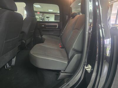 2024 RAM 1500 CLASSIC Warlock 4DR CREW CAB 4X4 - Photo 11 - Hamilton, OH 45015