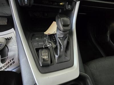 2021 Toyota RAV4 XLE 4DR SUV - Photo 19 - Hamilton, OH 45015
