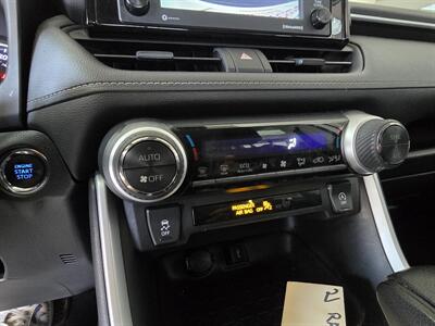 2021 Toyota RAV4 XLE 4DR SUV - Photo 22 - Hamilton, OH 45015