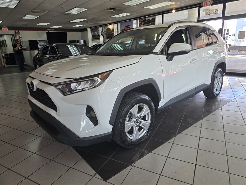 2021 Toyota RAV4 XLE 4DR SUV   - Photo 1 - Hamilton, OH 45015