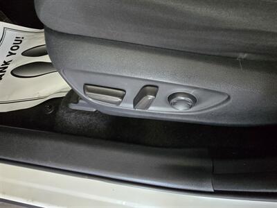 2021 Toyota RAV4 XLE 4DR SUV - Photo 18 - Hamilton, OH 45015