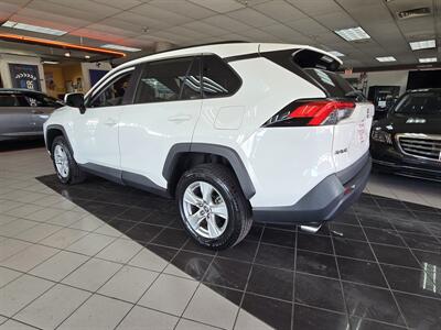 2021 Toyota RAV4 XLE 4DR SUV - Photo 6 - Hamilton, OH 45015