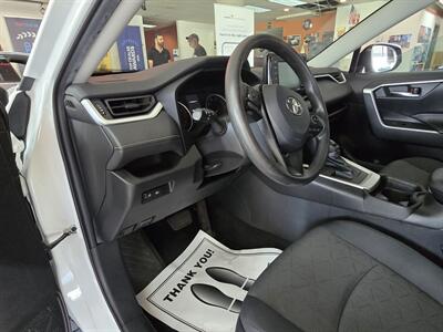 2021 Toyota RAV4 XLE 4DR SUV - Photo 8 - Hamilton, OH 45015