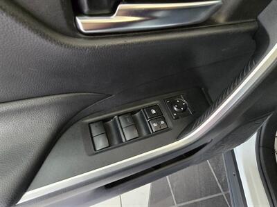 2021 Toyota RAV4 XLE 4DR SUV - Photo 17 - Hamilton, OH 45015