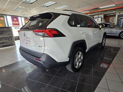 2021 Toyota RAV4 XLE 4DR SUV - Photo 4 - Hamilton, OH 45015
