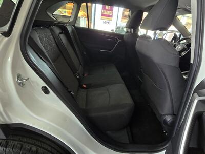 2021 Toyota RAV4 XLE 4DR SUV - Photo 16 - Hamilton, OH 45015