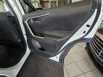 2021 Toyota RAV4 XLE 4DR SUV - Photo 15 - Hamilton, OH 45015