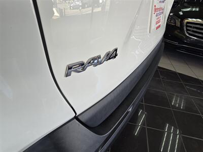 2021 Toyota RAV4 XLE 4DR SUV - Photo 29 - Hamilton, OH 45015