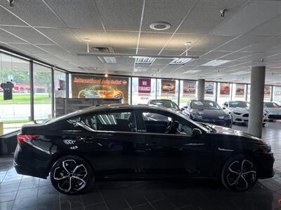 2023 Nissan Altima 2.5 SR   - Photo 4 - Hamilton, OH 45015