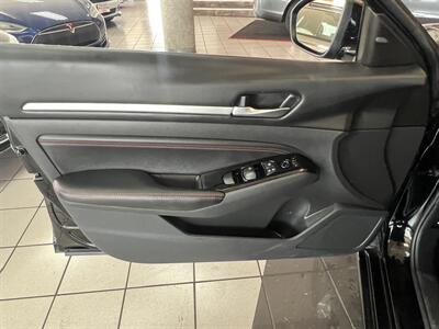 2023 Nissan Altima 2.5 SR   - Photo 18 - Hamilton, OH 45015