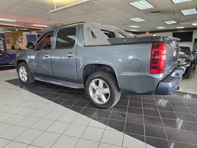 2011 Chevrolet Avalanche LT - Photo 6 - Hamilton, OH 45015