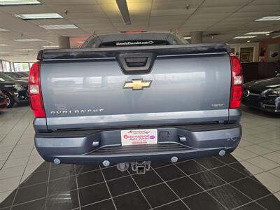 2011 Chevrolet Avalanche LT - Photo 5 - Hamilton, OH 45015