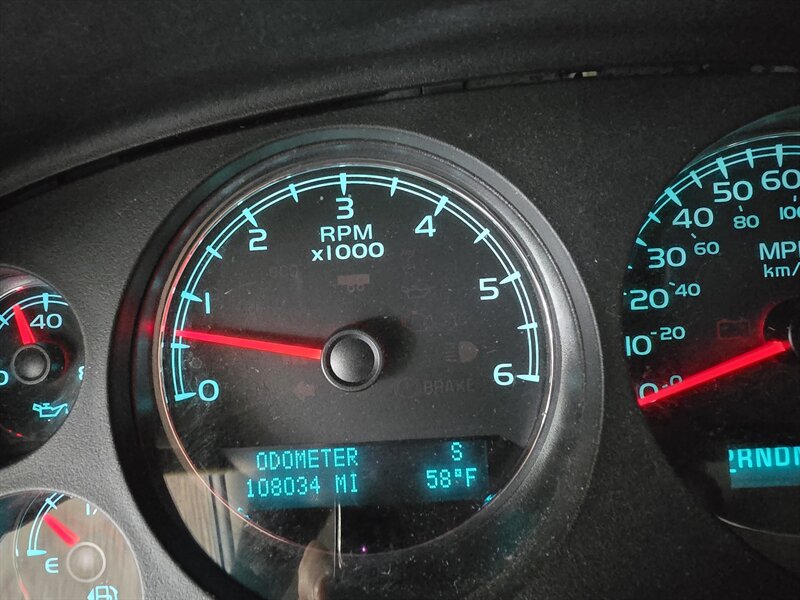 2011 Chevrolet Avalanche LT - Photo 21 - Hamilton, OH 45015