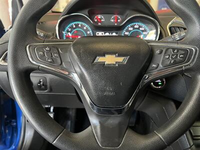 2017 Chevrolet Cruze LT Auto 4DR HATCHBACK   - Photo 15 - Hamilton, OH 45015