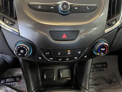 2017 Chevrolet Cruze LT Auto 4DR HATCHBACK   - Photo 18 - Hamilton, OH 45015