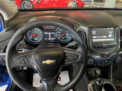 2017 Chevrolet Cruze LT Auto 4DR HATCHBACK   - Photo 12 - Hamilton, OH 45015
